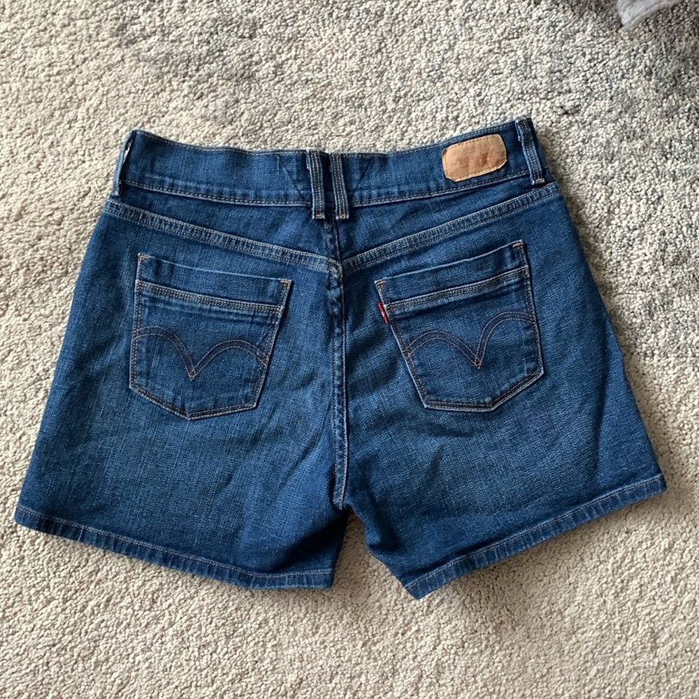 Levi’s Denim Shorts - Size 4